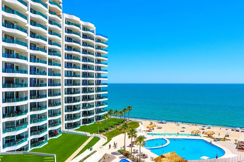 Crystal Blue Ocean Front Condo - Image 1