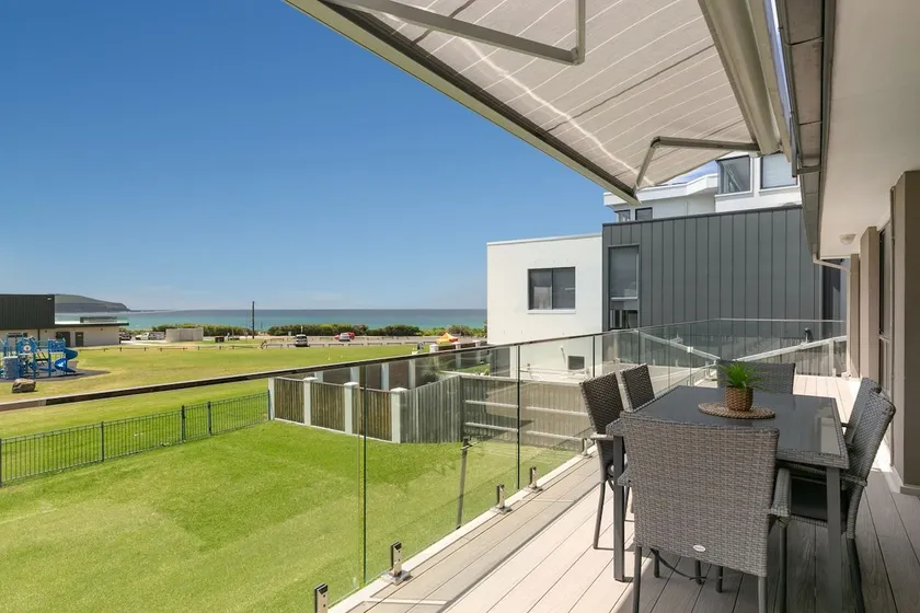 Beachside Retreat - Image 1