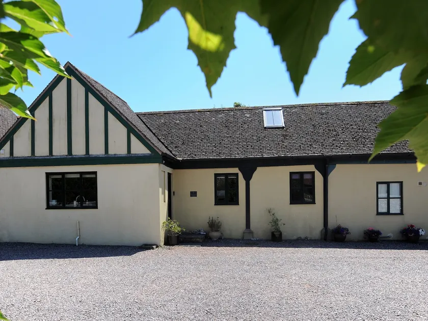 3 Home Farm South - Image 1