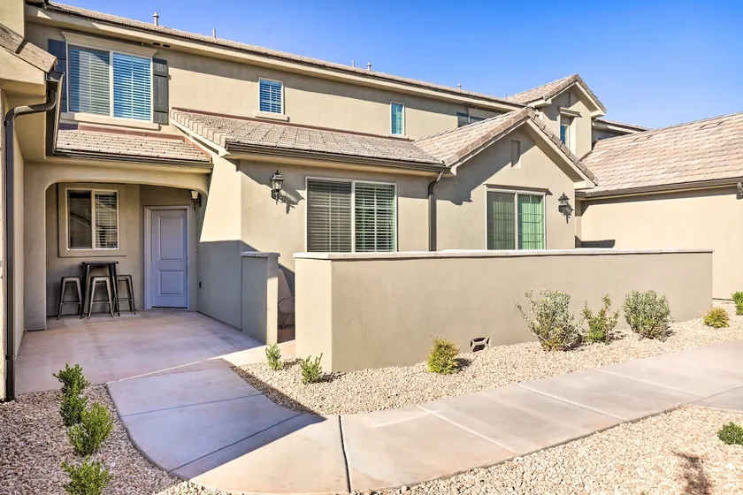 St George Area Townhome w/ Patio + Pool Access - Image 1