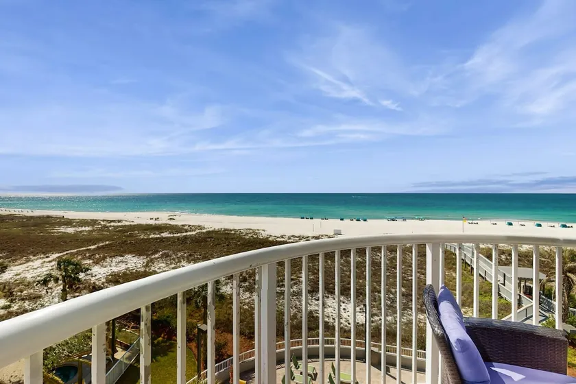 Welcoming 3BR Oceanfront | Balcony | Pool - Image 1