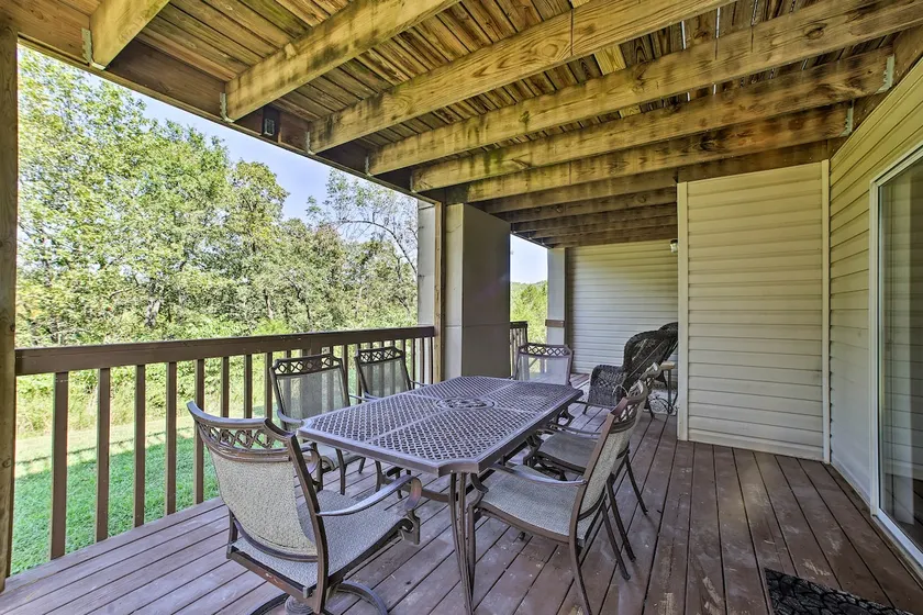 Walk to Table Rock Lake: Condo w/ Pool Access! - Image 1
