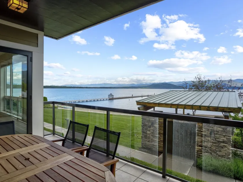 Seasons at Sandpoint - Corner Condo w / Rare Access from Lanai - Image 1