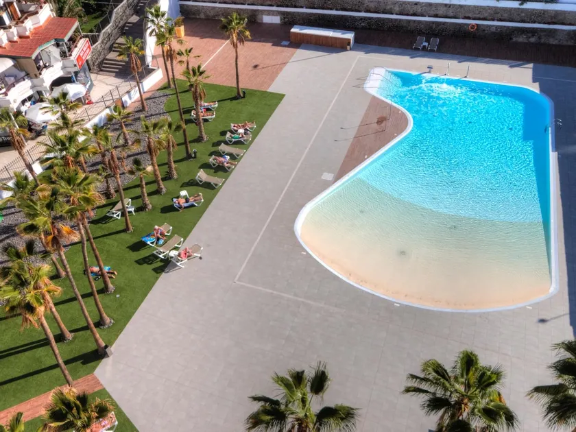 Flamingo-Friendly Holiday Home in Playa del Inglés - Image 1