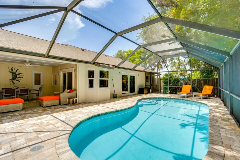 NEU! Modernes Venice Home mit Lanai, 1,6 km vom Prvt Beach entfernt - Image 1