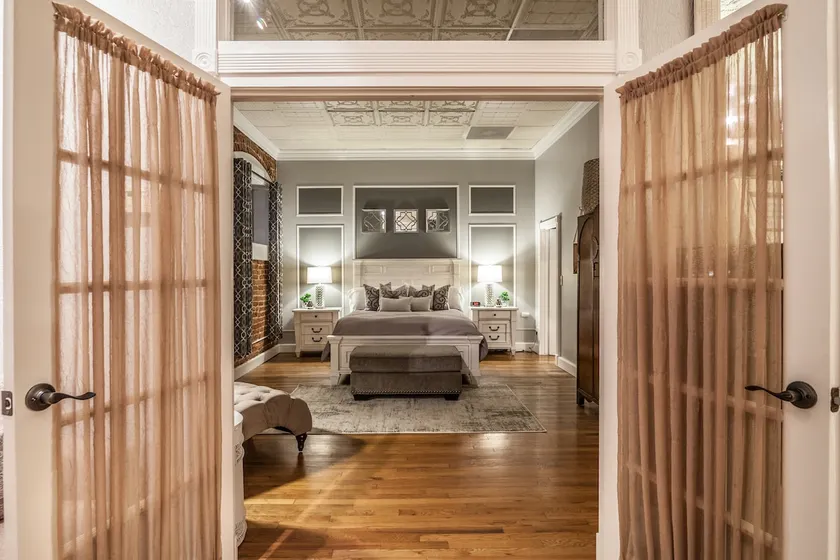 Elegant Loft-Style Retreat in Old Firehouse Alley - Image 1