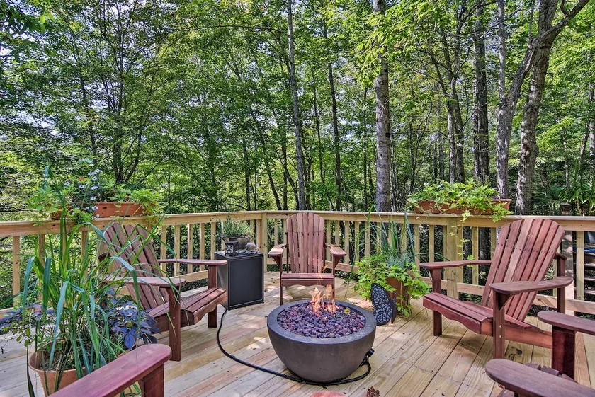 Cozy Hideaway w/ Grill, 17 Mi to Asheville - Image 1