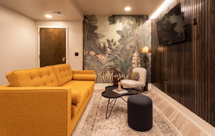 Designer Living on Famous Avenue of the Arts 37 - Image 1