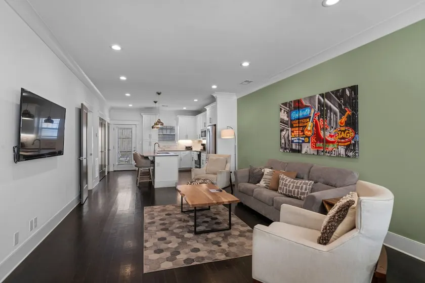 Group Perfect | Central Location + Private Hot Tub - Image 1