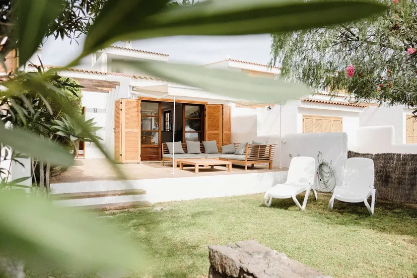 Bungalow: 20m from the sea, terrace and pools - Image 1