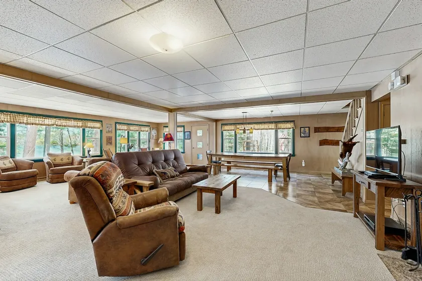Waterfront Family Home: Hoops & Dogs Welcome! - Image 1