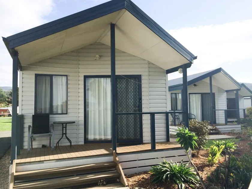 Waterview Cabin - Image 1
