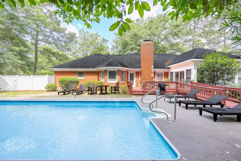 The Pool House - Close to Georgia Southern! - Image 1