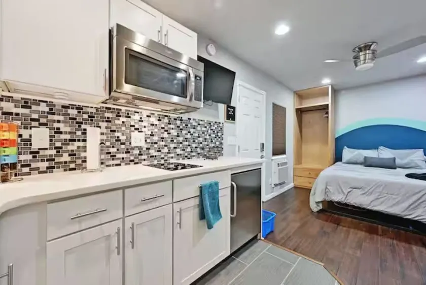 Modern Studio by Southpark Meadows Easy Walk to Park by Austin Vacay - Image 1
