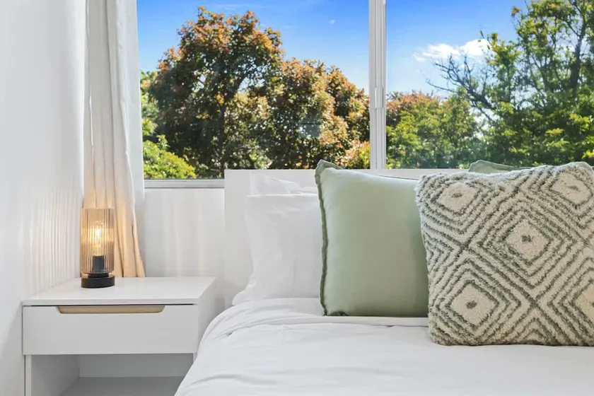 22 Superb Subiaco Apt for Couplesparkng - Image 1