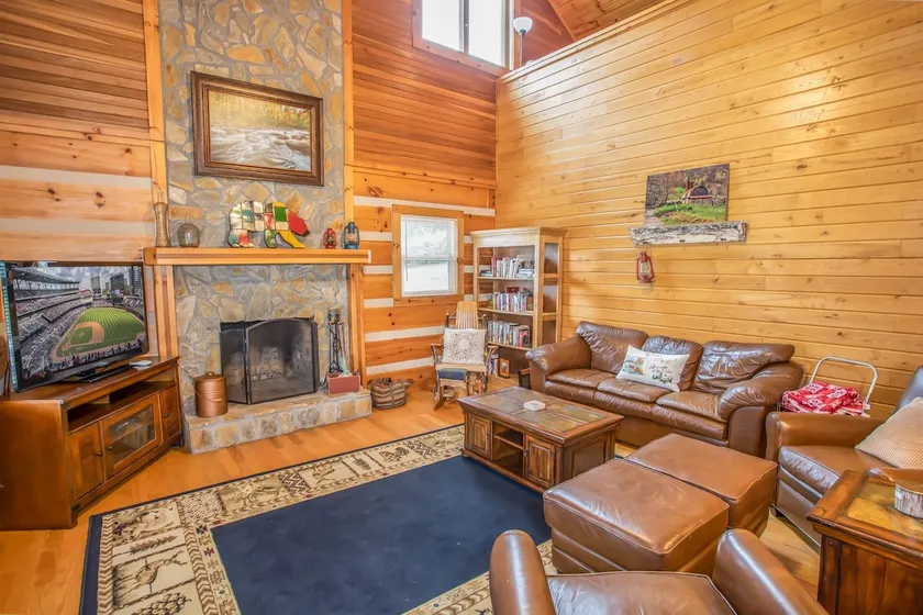 Rustic Cabin in Heart of Boone - Image 1