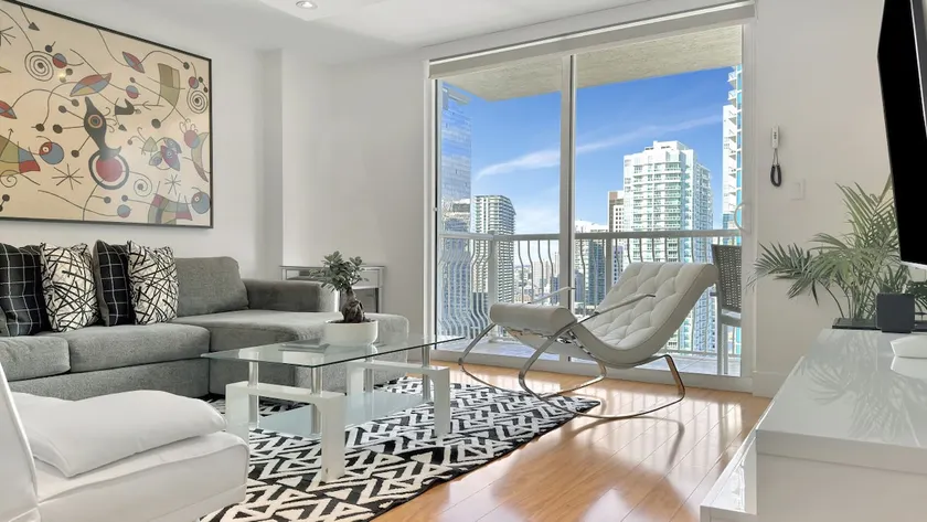 35 FL Luxury condo located in the Heart of Miami - Image 1
