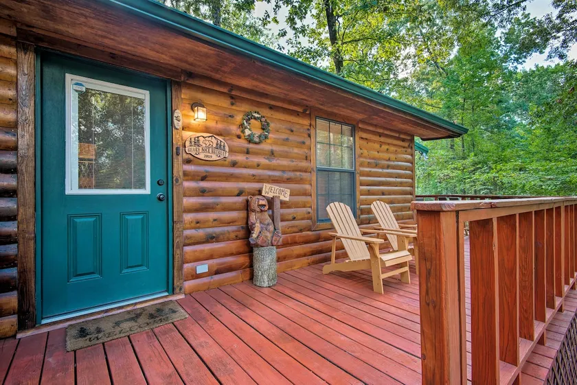 Broken Bow Cabin w/ Hot Tub, Near Hiking + Fishing - Image 1