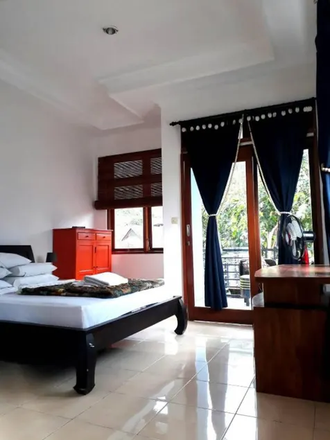 Beautiful Private Room with Balcony - Image 1