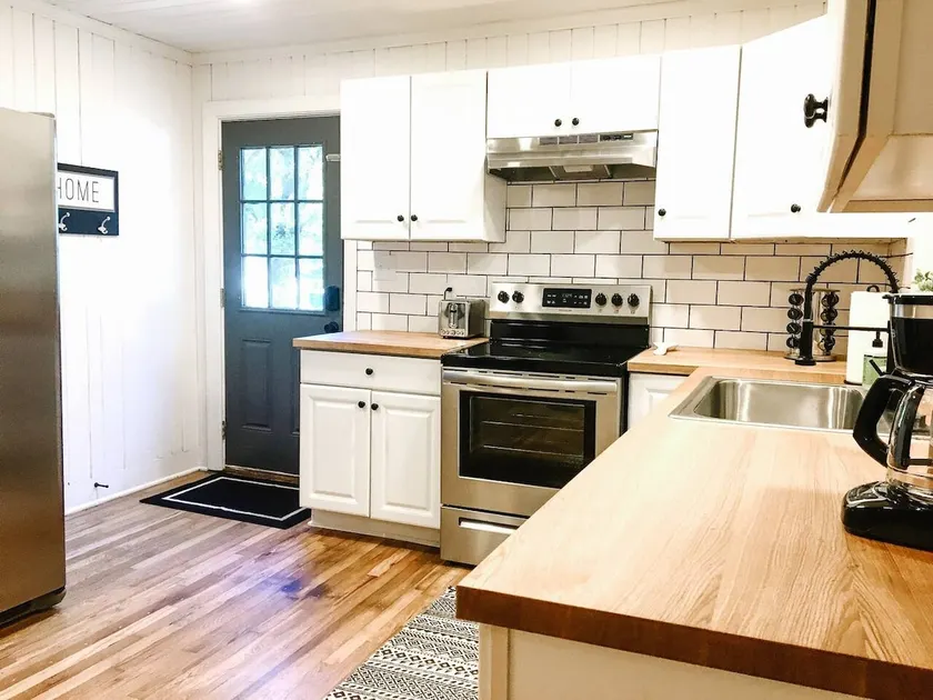 Brookwood Bungalow - Historic Gastonia - Image 1