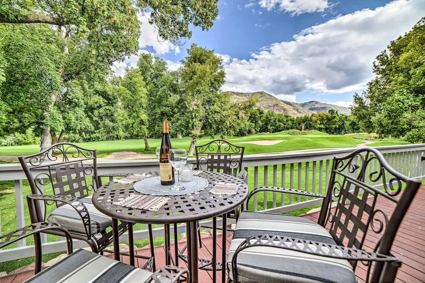 Modern Dalton Ranch Golf Club Home w/ Mtn View - Image 1