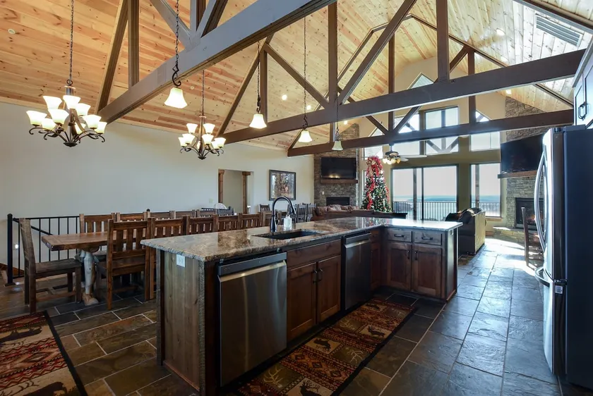 8 Bed / 8 Bath - 16 King Beds! - Sova 36! - Av SDC - $ 650 SALE! - Image 1