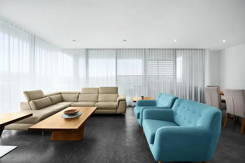 Luxury Apartment Caves Beach 4 Bed - Image 1