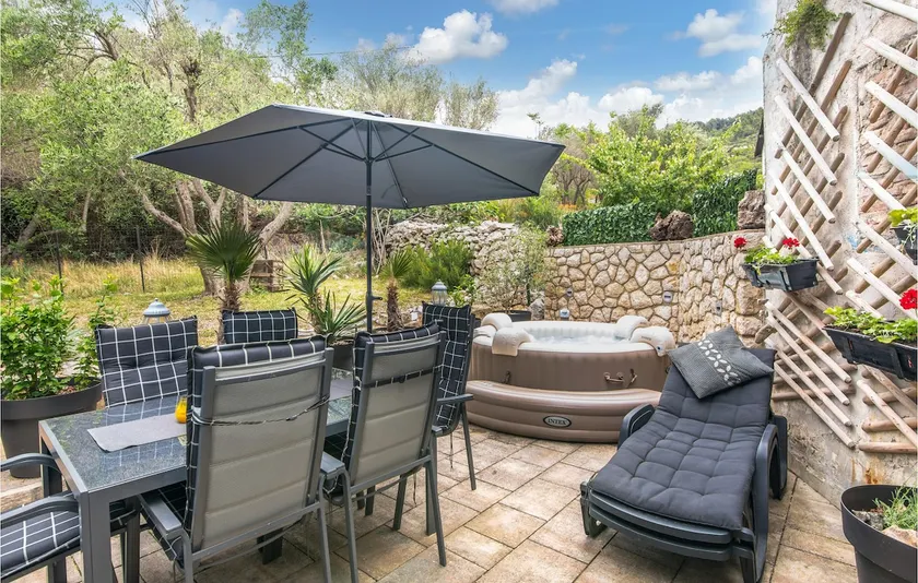 3 Bedroom Luxurious Home In Miholascica - Image 1