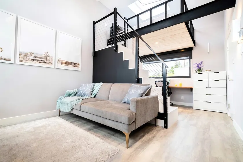 Bright European Loft In Venice Beach - Image 1