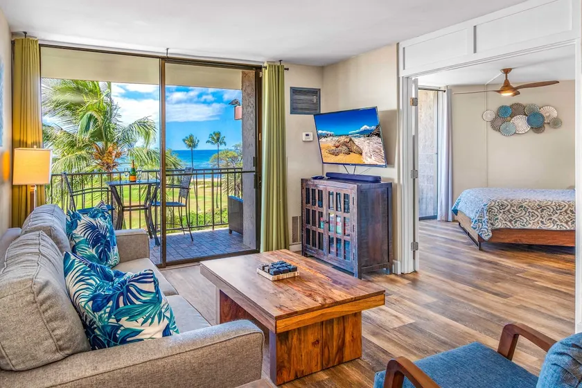 Refined Oceanfront Retreat - Image 1