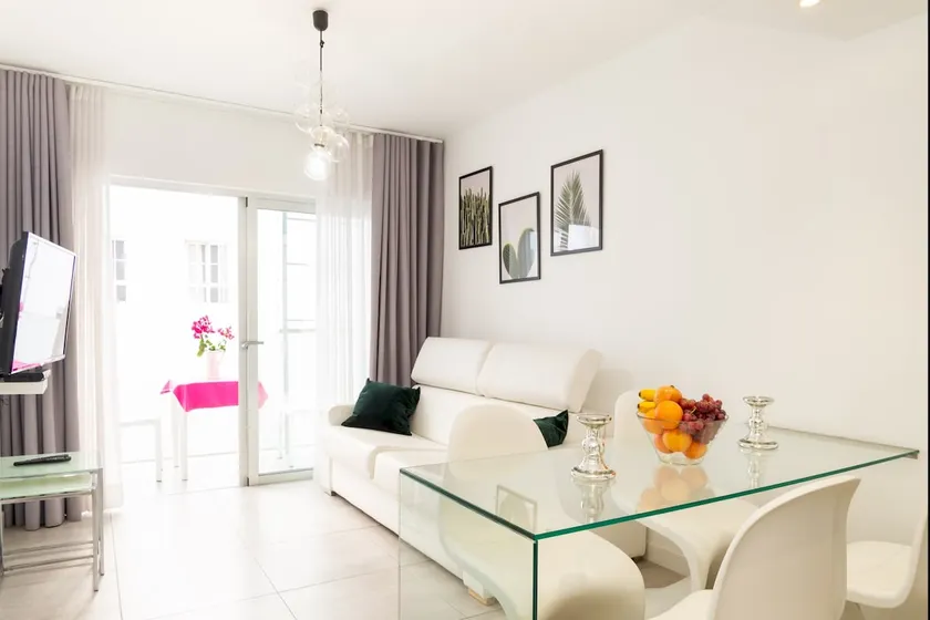 Anna Dreamhouse - Image 1