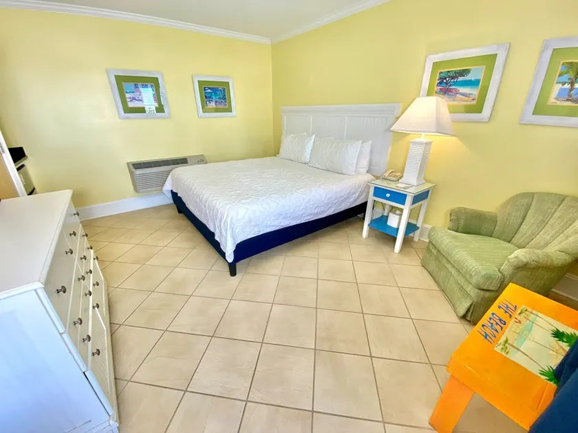 Pet-friendly, 3 Blocks to Beach, Pool, #112 - Image 1