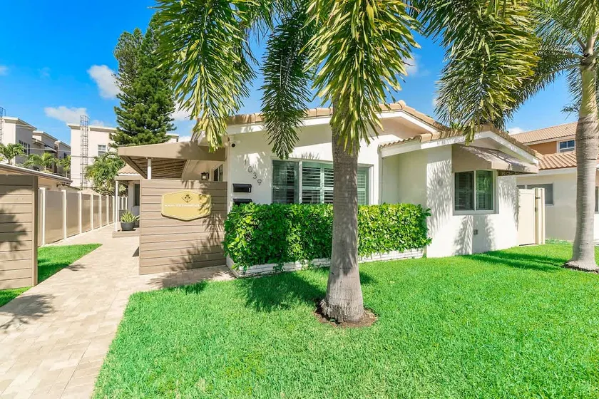 Family Compound🏠Tiki Hut/Close to Beach👙King Beds🛏️No Pet Fee ❤️ - Image 1