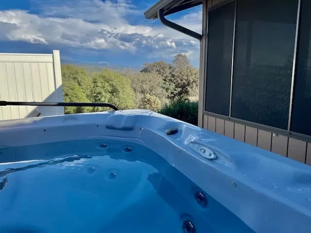 Deer Suite HOT TUB GAME ROOM SLEEPS 2 - Image 1