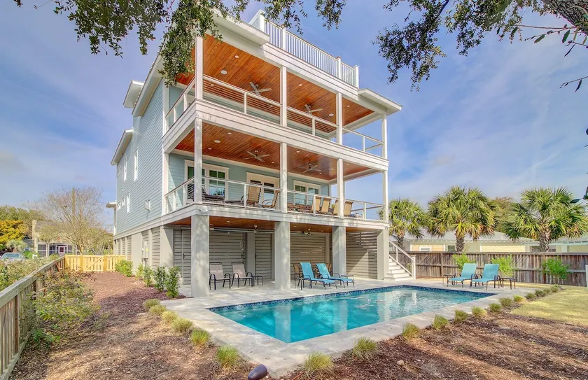 616 Carolina Boulevard by AvantStay | Ocean Views from Decks - Image 1