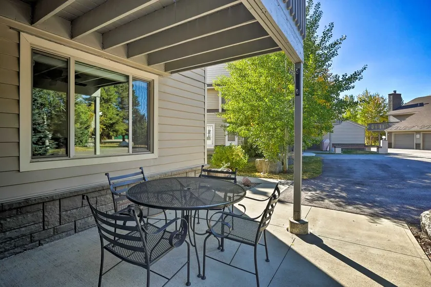 NOUVEAU! Grand Lake Condo w / Balcon - 1 bloc à l'eau - Image 1