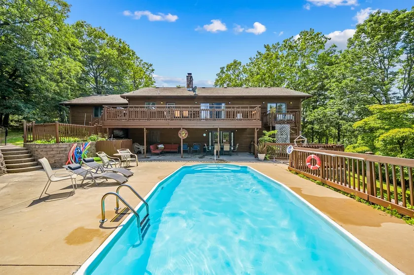 Private Pool, On its own 2 acres, FirePit, Pinball - Image 1