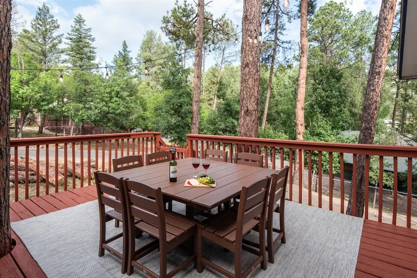 Midtown Modern Mountain Getaway - Image 1