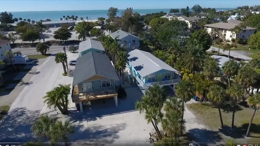 Casa Coconut AMI # 3, 1BR, 1 salle de bain en face de Manatee Beach! - Image 1