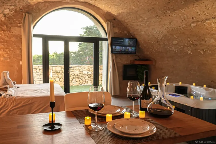 Stone Loft Paradise Estate - Image 1