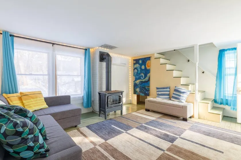 Stone Ridge Farmhouse Apt w Sauna & Patio - Image 1