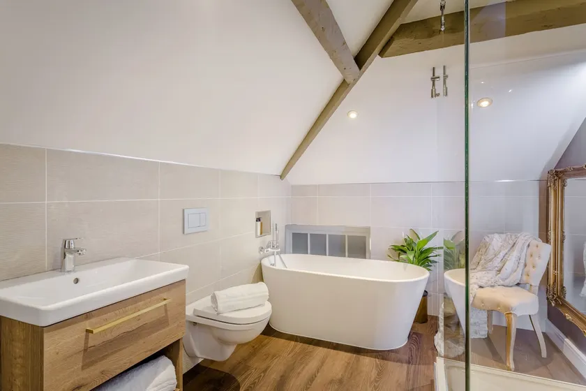 Heritage Mews, The Lace Market- Torchon Suite - Image 1