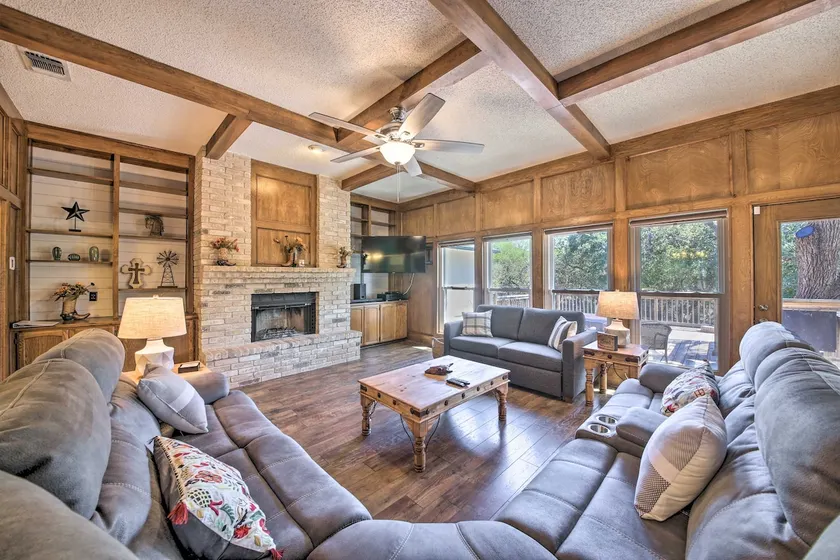 Family-Friendly San Antonio Home w/ Hot Tub & Deck - Image 1