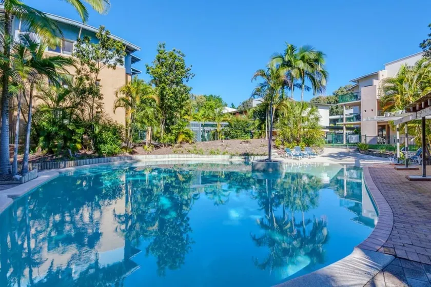 Baden 80 Rainbow Shores - Image 1