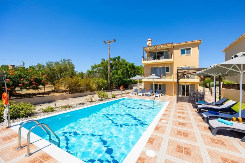 Rose Villa - Image 1