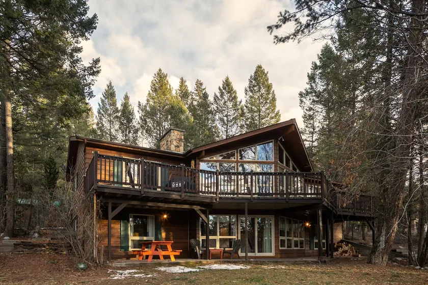 Falcon Cabin | 4BR | Pet Friendly + Pool Table - Image 1