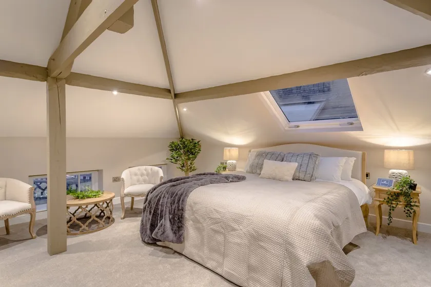 HM - Chantilly - Image 1