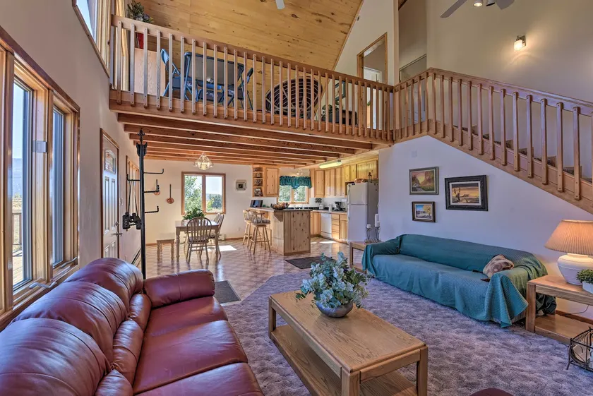 Questa Home w/ Views - 13 Mi to Red River Skiing! - Image 1