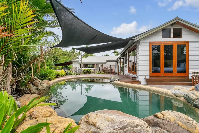 Lazenby Lodge - Stunning Private Pool - Image 1