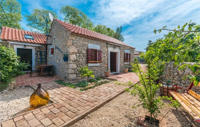 Beautiful Home In Sukosan - Image 1